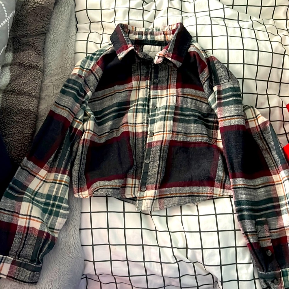Long sleeve, cropped American eagle plaid